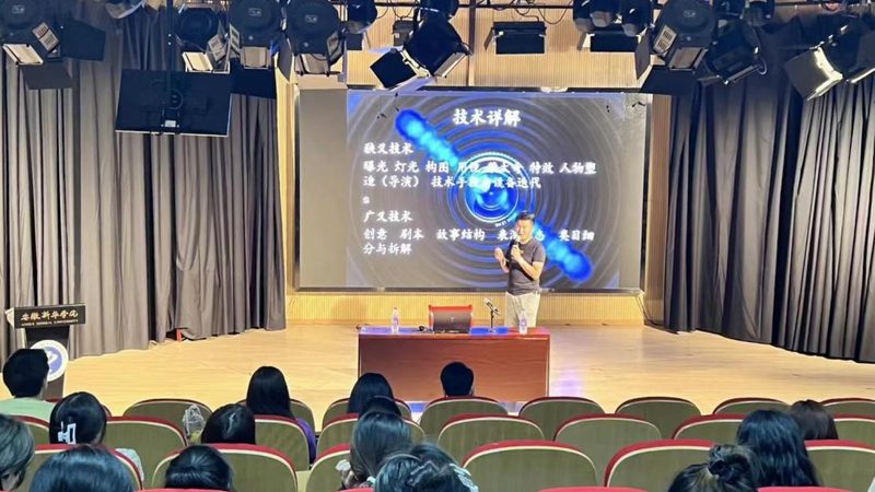 选择公关传播公司时，首先要考察其资质。以下是一些重要的资质证书：